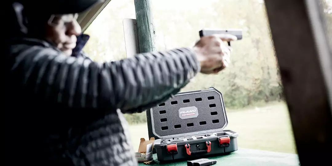 Plano Rustrictor™ Series Rustrictor™ AW2™ Two-Pistol Case 4 Plano Rustrictor™ Series Rustrictor™ AW2™ Two-Pistol Case