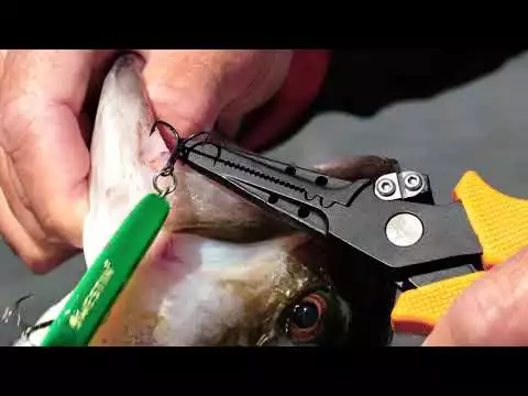 Plano Rustrictor™ 3600 Fishing 5 Plano Rustrictor™ 3600 Fishing