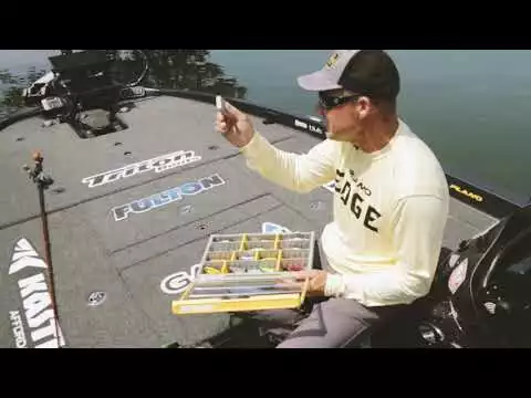 Plano EDGE™ 3700 Fishing 2 Plano EDGE™ 3700 Fishing