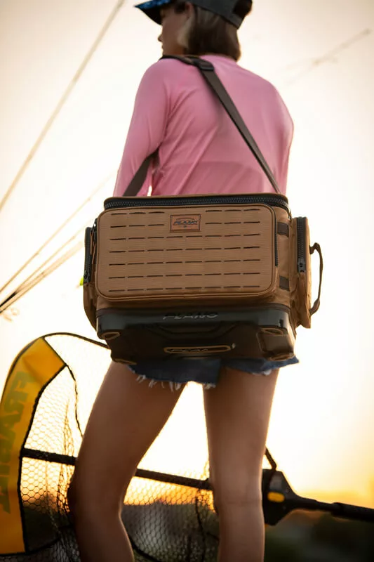 Plano Guide Series™ Tackle Bag (3700) 6 Plano Guide Series™ Tackle Bag (3700)