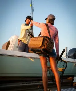 Plano Guide Series™ Tackle Bag (3700) 16 Plano Guide Series™ Tackle Bag (3700)